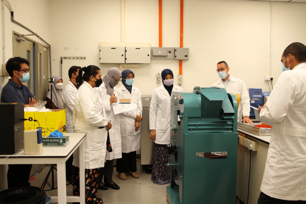 The Council's Southeast Asia team recently led an in-person training in Malaysia on the use of Carter-Day Dockage machines. The program was the first in-person event in Malaysia since the start of the COVID-19 pandemic.