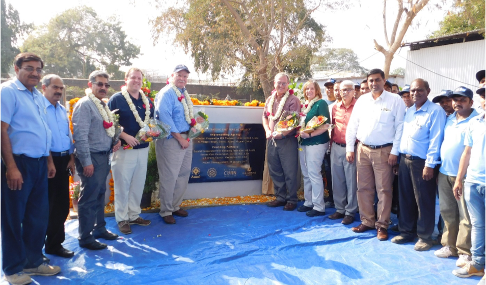 image of a group of people visiting India