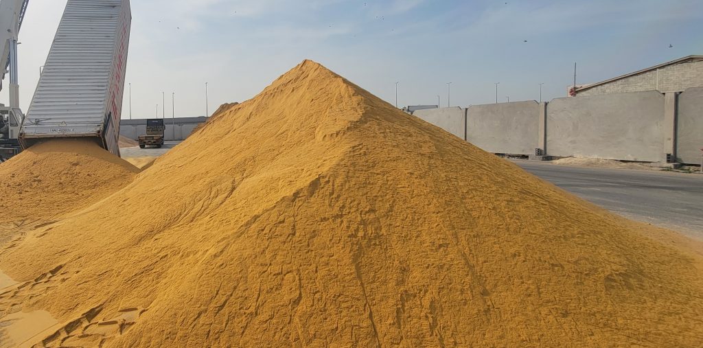 image of a pile of DDGS