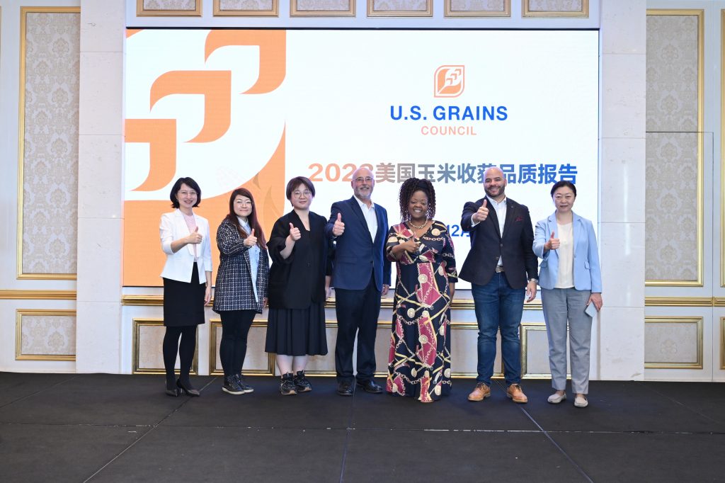 image of people giving a thumbs up